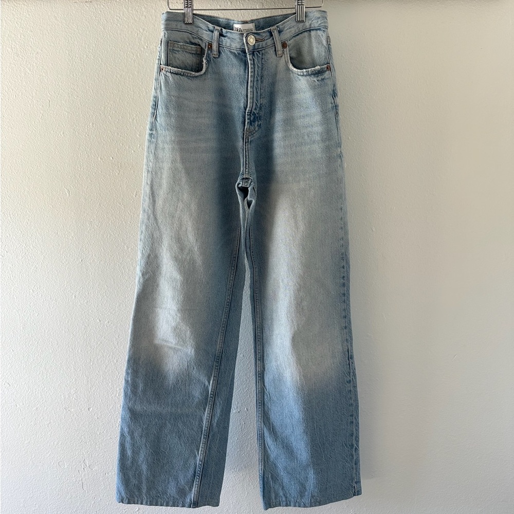 Zara Midrise Boyfriend Jean. Size 4